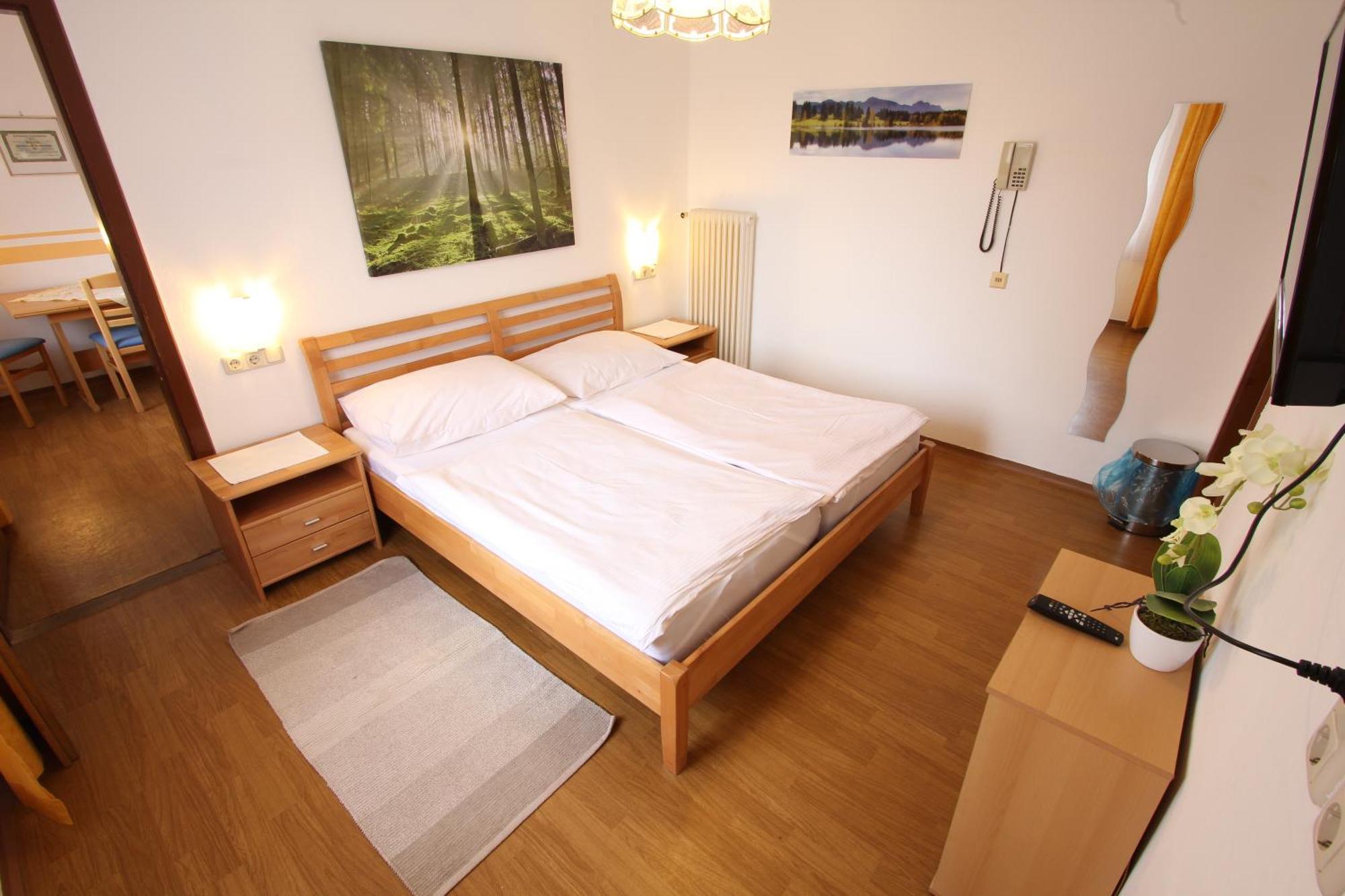 Cprooms24 Miesenbach  エクステリア 写真