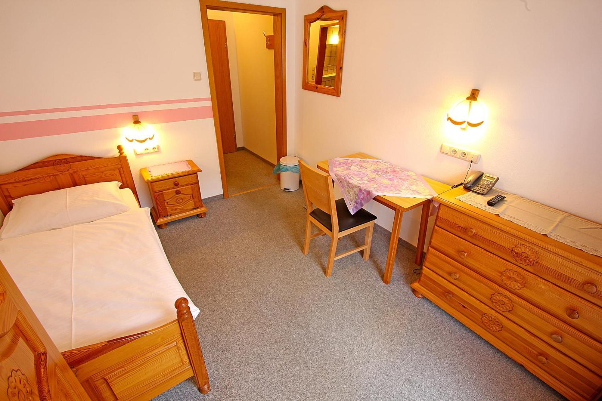 Cprooms24 Miesenbach  エクステリア 写真